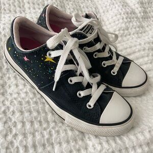 Girls converse black w/ stars size 1 shoes